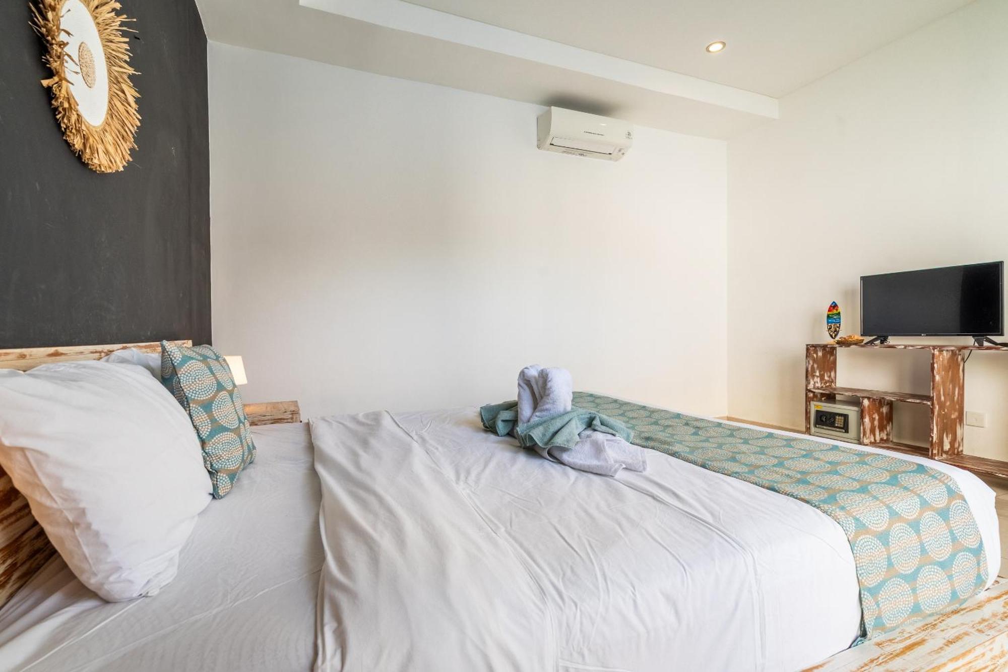 4-Bedroom Pool Villa Near Seminyak Center מראה חיצוני תמונה